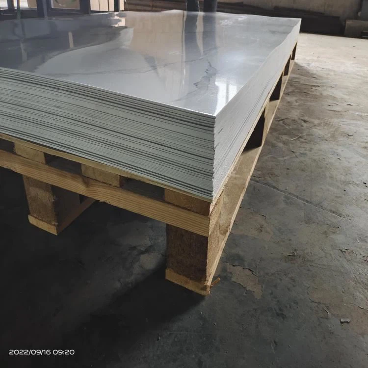 Cieta PVC paneļa loksne